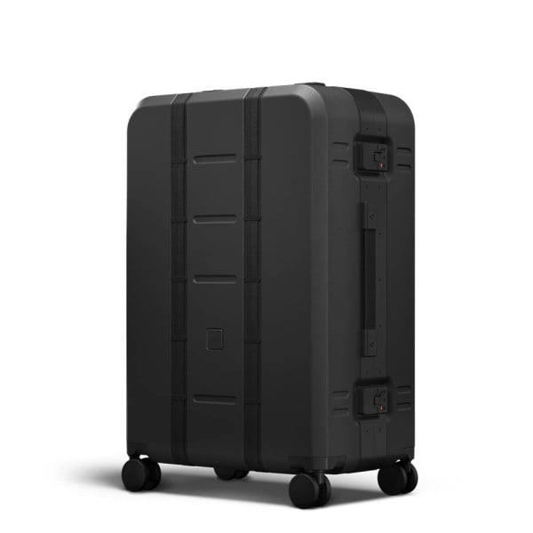 Db - Ramverk Pro Black Out Check-in Luggage Large in schwarz